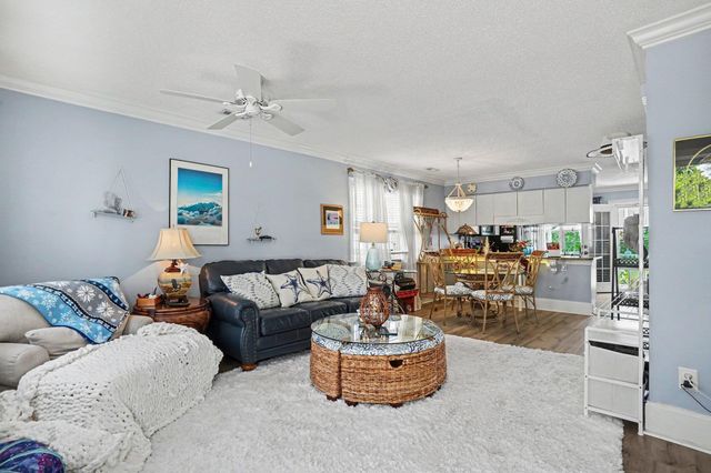 618 3rd Ave S Apt 3A, North Myrtle Beach, SC 29582