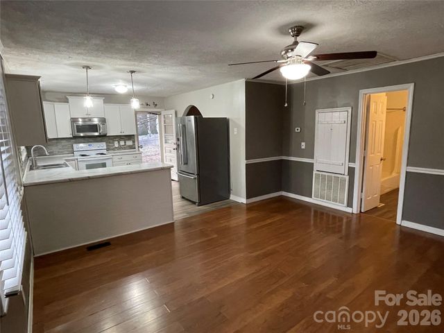 121 Randolph Road, Dallas, NC 28034