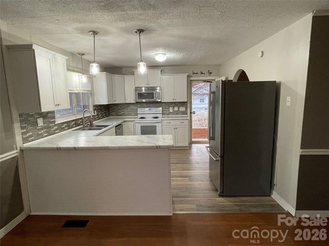 121 Randolph Road, Dallas, NC 28034