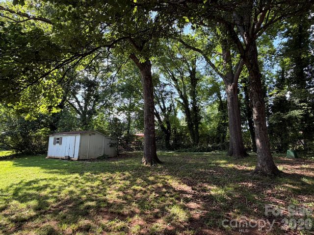 121 Randolph Road, Dallas, NC 28034