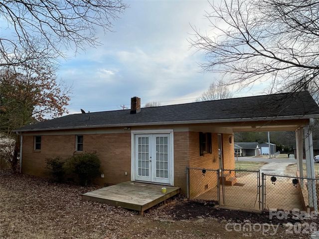 121 Randolph Road, Dallas, NC 28034