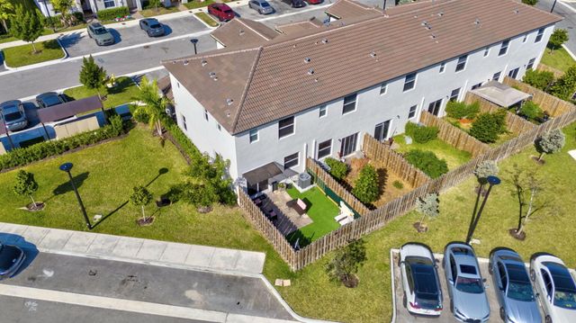 12227 NW 23rd Path, Miami, FL 33167