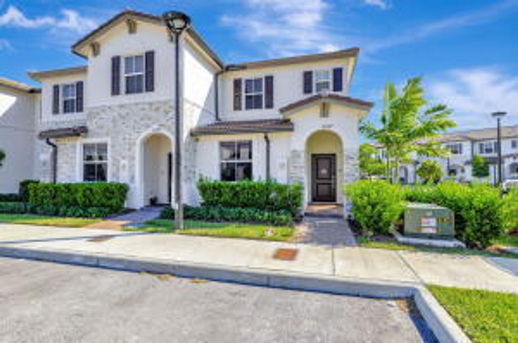 12227 NW 23rd Path, Miami, FL 33167