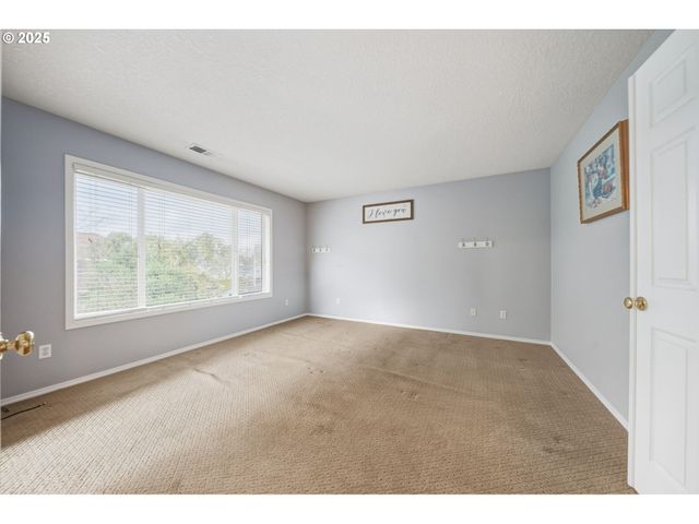 3075 Ne 4TH Ave, Hillsboro, OR 97124