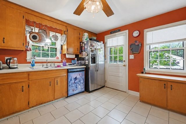 1093 Wachusett St, Holden, MA 01520