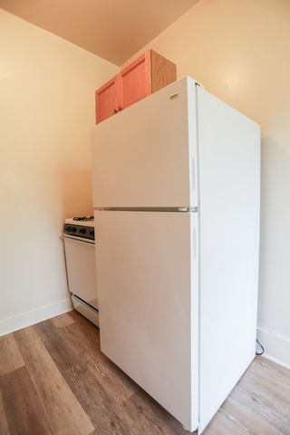 1100 W Roscoe Street 1, Chicago, IL 60657