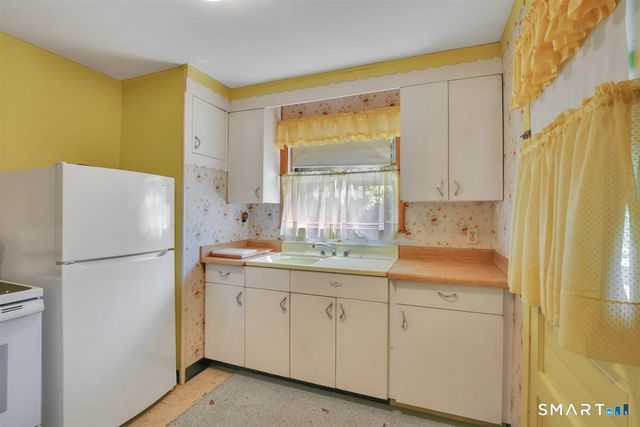47 May Street, Bristol, CT 06010