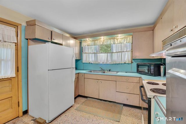 47 May Street, Bristol, CT 06010