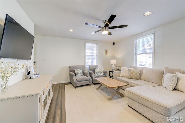 7132 Lindenwood Place, St Louis, MO 63109