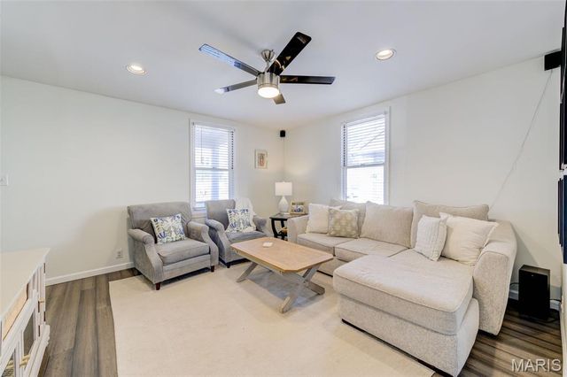 7132 Lindenwood Place, St Louis, MO 63109