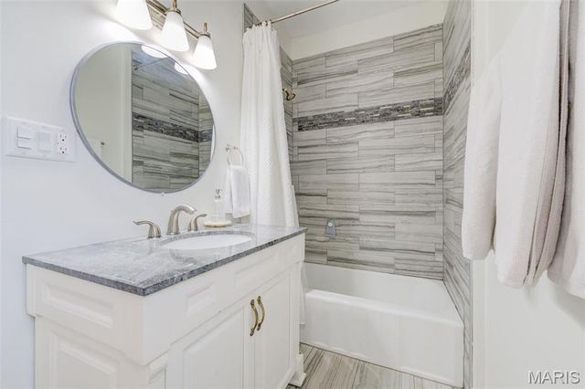 7132 Lindenwood Place, St Louis, MO 63109