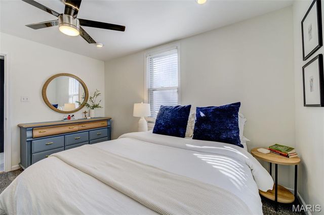 7132 Lindenwood Place, St Louis, MO 63109