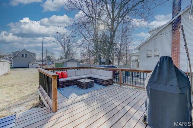 7132 Lindenwood Place, St Louis, MO 63109