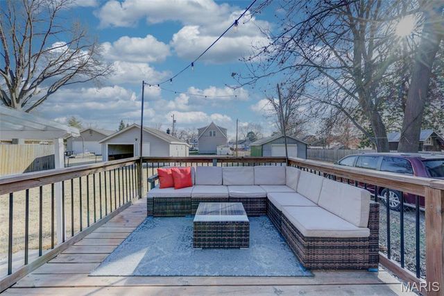 7132 Lindenwood Place, St Louis, MO 63109