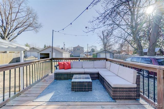 7132 Lindenwood Place, St Louis, MO 63109