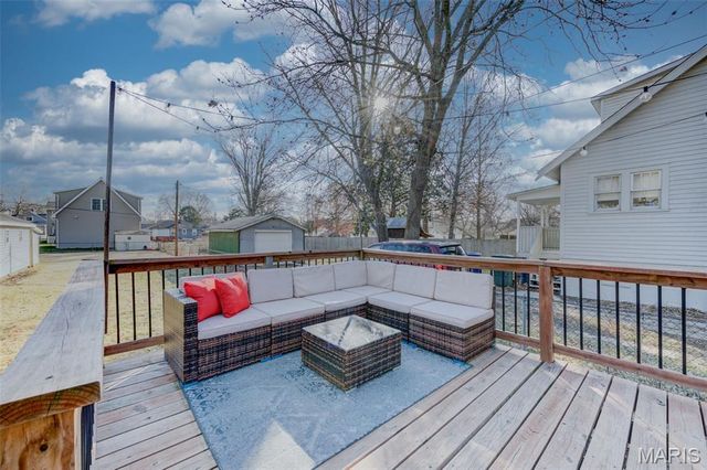 7132 Lindenwood Place, St Louis, MO 63109