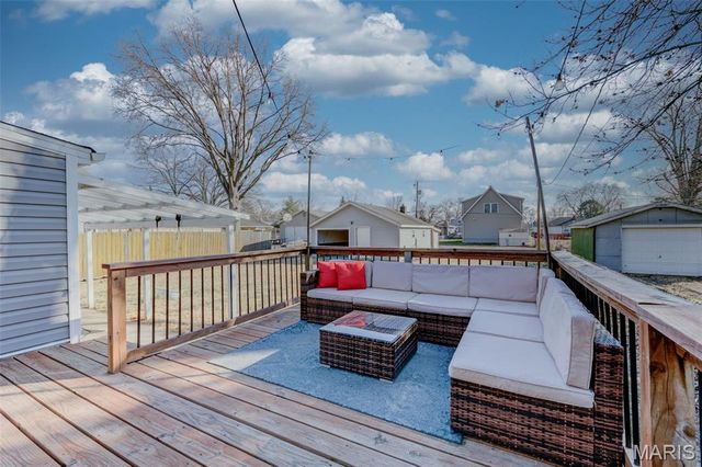 7132 Lindenwood Place, St Louis, MO 63109