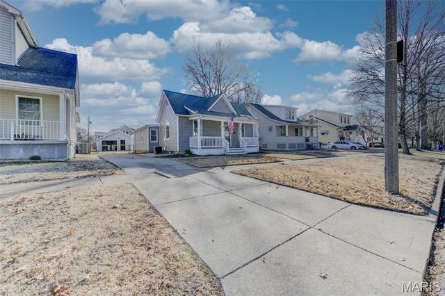 7132 Lindenwood Place, St Louis, MO 63109