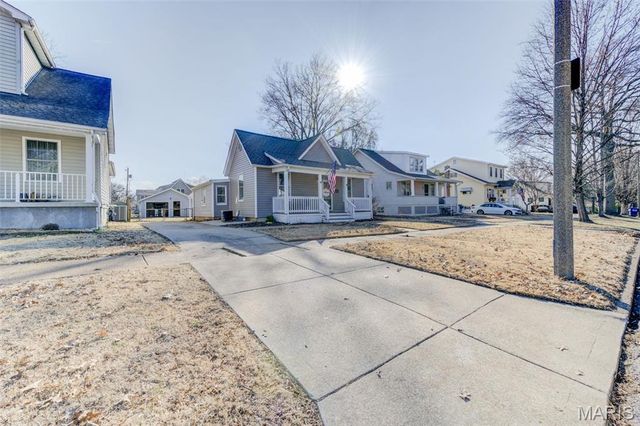 7132 Lindenwood Place, St Louis, MO 63109