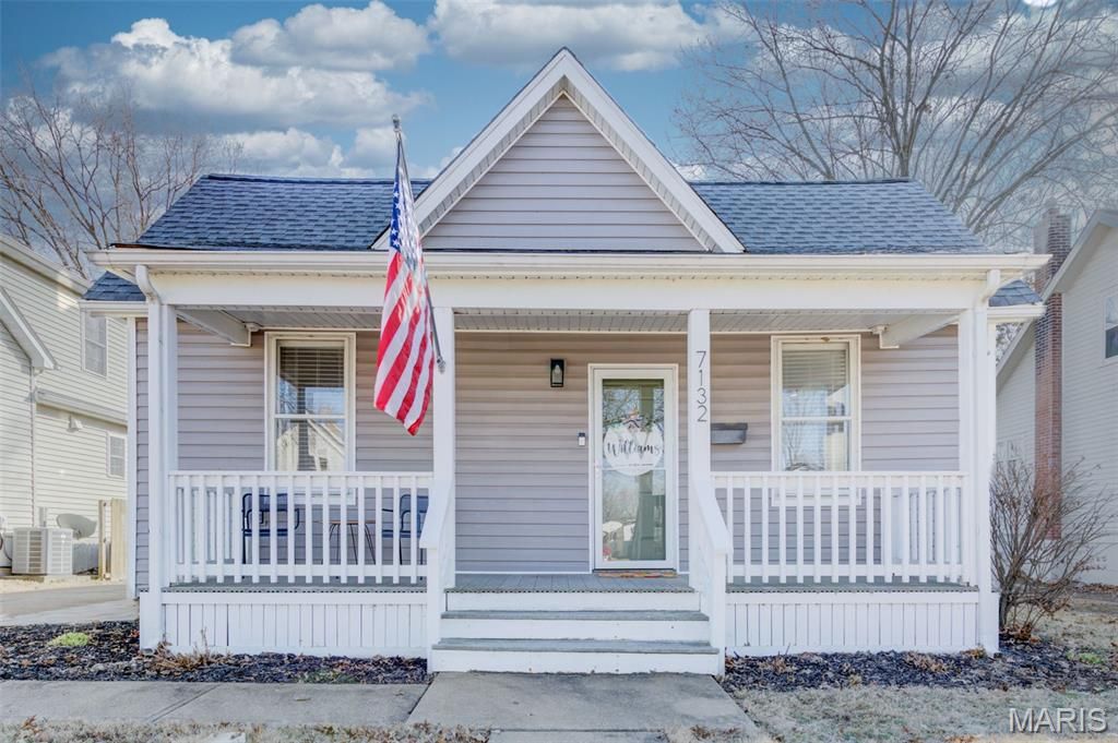 7132 Lindenwood Place, St Louis, MO 63109