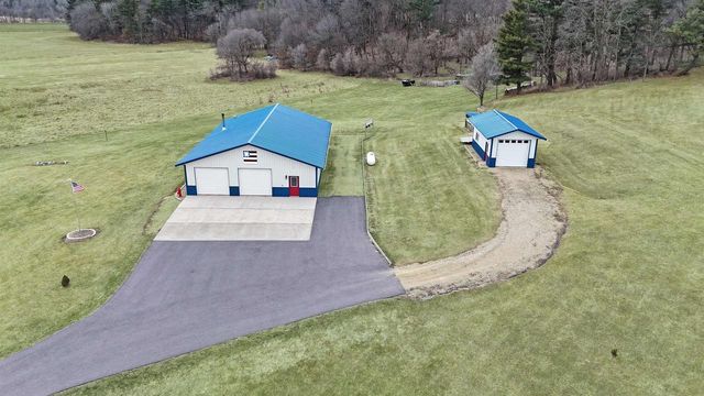 S1753 Menchoff Road, Reedsburg, WI 53959