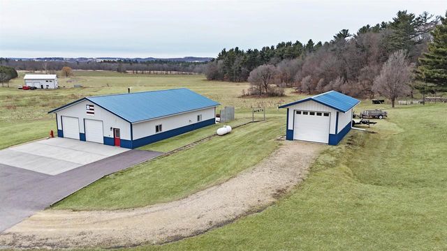 S1753 Menchoff Road, Reedsburg, WI 53959