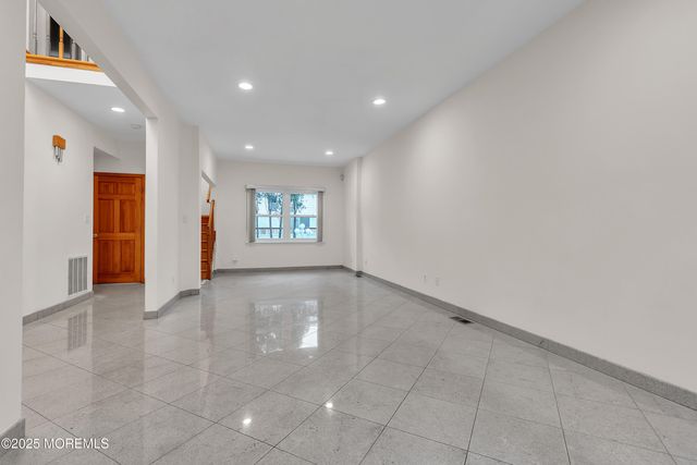 5 Osprey Court, Marlboro, NJ 07746