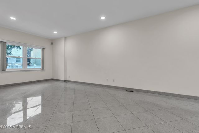 5 Osprey Court, Marlboro, NJ 07746