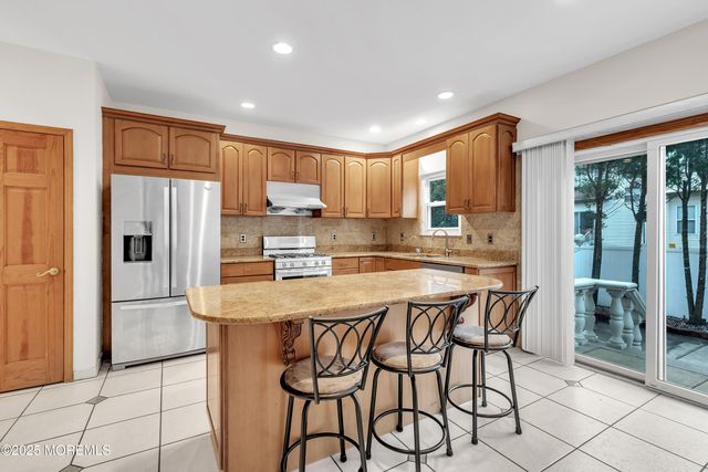 5 Osprey Court, Marlboro, NJ 07746