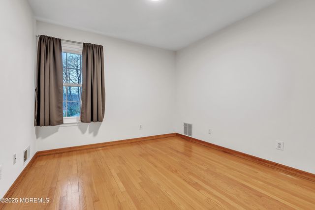 5 Osprey Court, Marlboro, NJ 07746