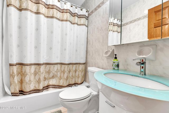 5 Osprey Court, Marlboro, NJ 07746