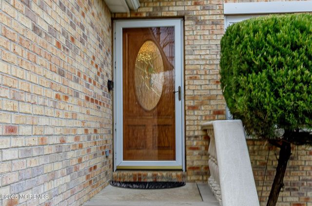 5 Osprey Court, Marlboro, NJ 07746