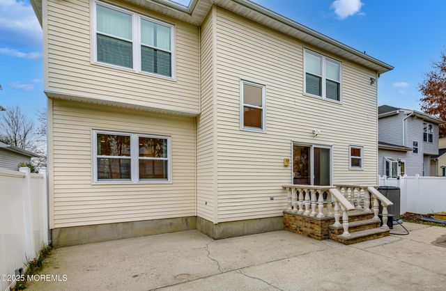 5 Osprey Court, Marlboro, NJ 07746