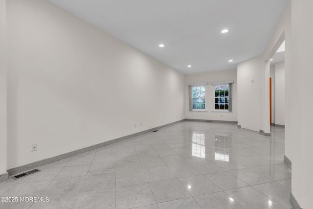 5 Osprey Court, Marlboro, NJ 07746