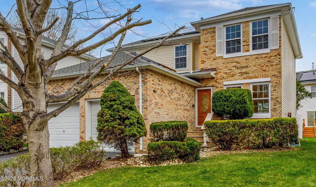 5 Osprey Court, Marlboro, NJ 07746