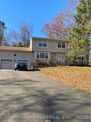 250 Hume Drive, Hamden, CT 06514