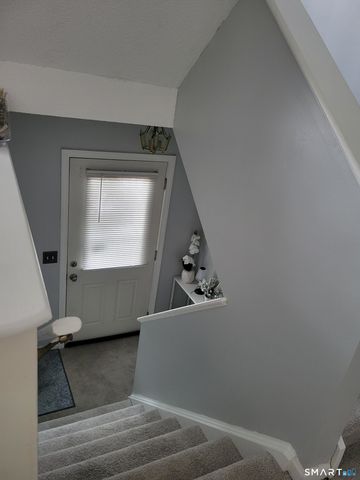 68 Virginia Avenue 11, Danbury, CT 06810