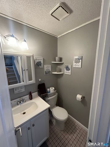 68 Virginia Avenue 11, Danbury, CT 06810