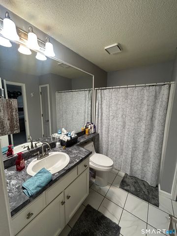 68 Virginia Avenue 11, Danbury, CT 06810