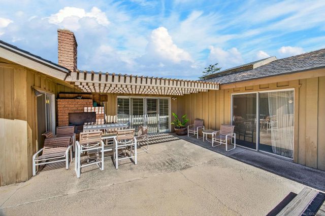 86 Via De Laurencio, Chula Vista, CA 91910