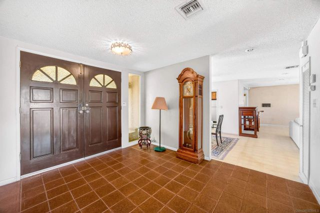 86 Via De Laurencio, Chula Vista, CA 91910