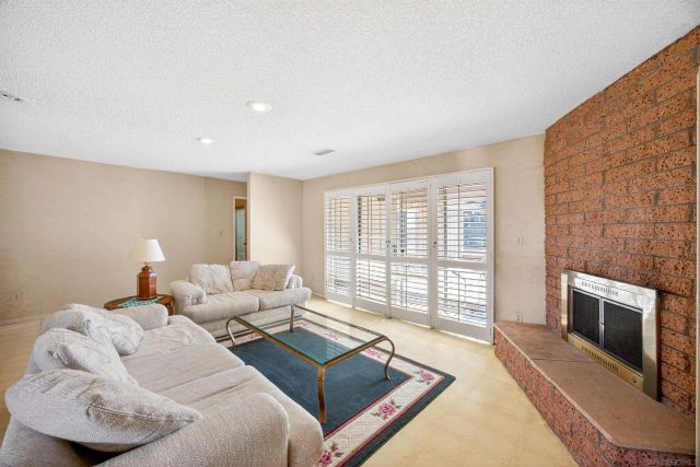 86 Via De Laurencio, Chula Vista, CA 91910