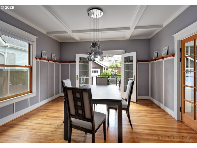 2448 Nw SAVIER St, Portland, OR 97210