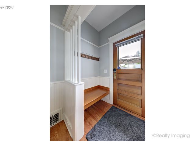 2448 Nw SAVIER St, Portland, OR 97210