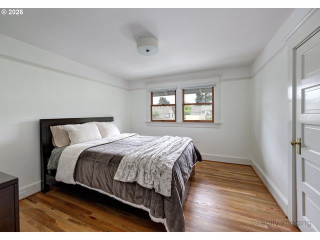 2448 Nw SAVIER St, Portland, OR 97210
