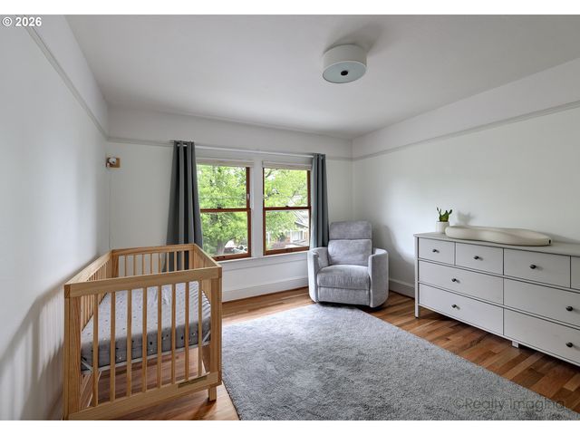 2448 Nw SAVIER St, Portland, OR 97210