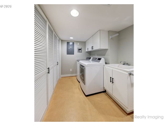 2448 Nw SAVIER St, Portland, OR 97210