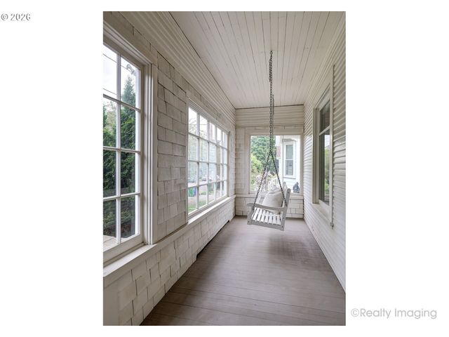 2448 Nw SAVIER St, Portland, OR 97210
