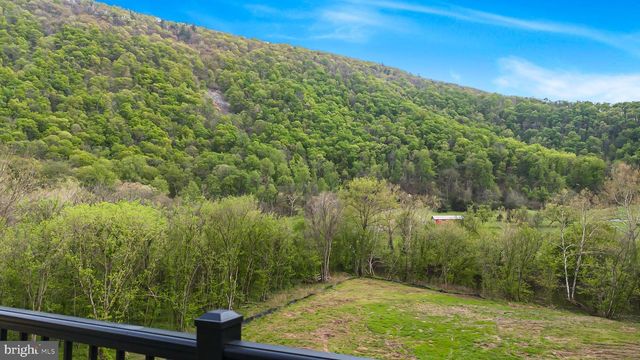 626 BLACK BEAR RD, Maurertown, VA 22644