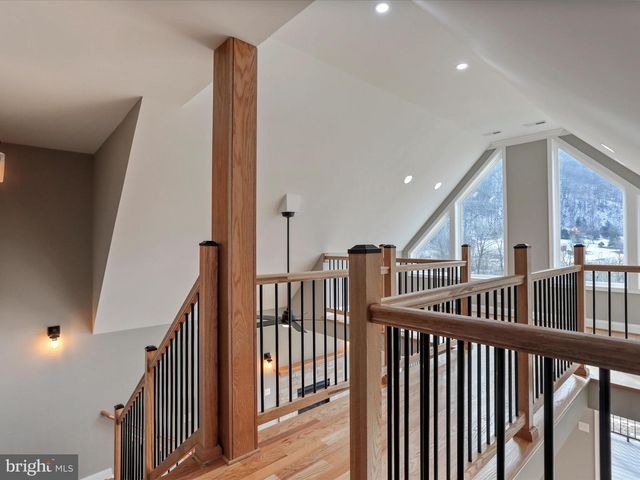 626 BLACK BEAR RD, Maurertown, VA 22644